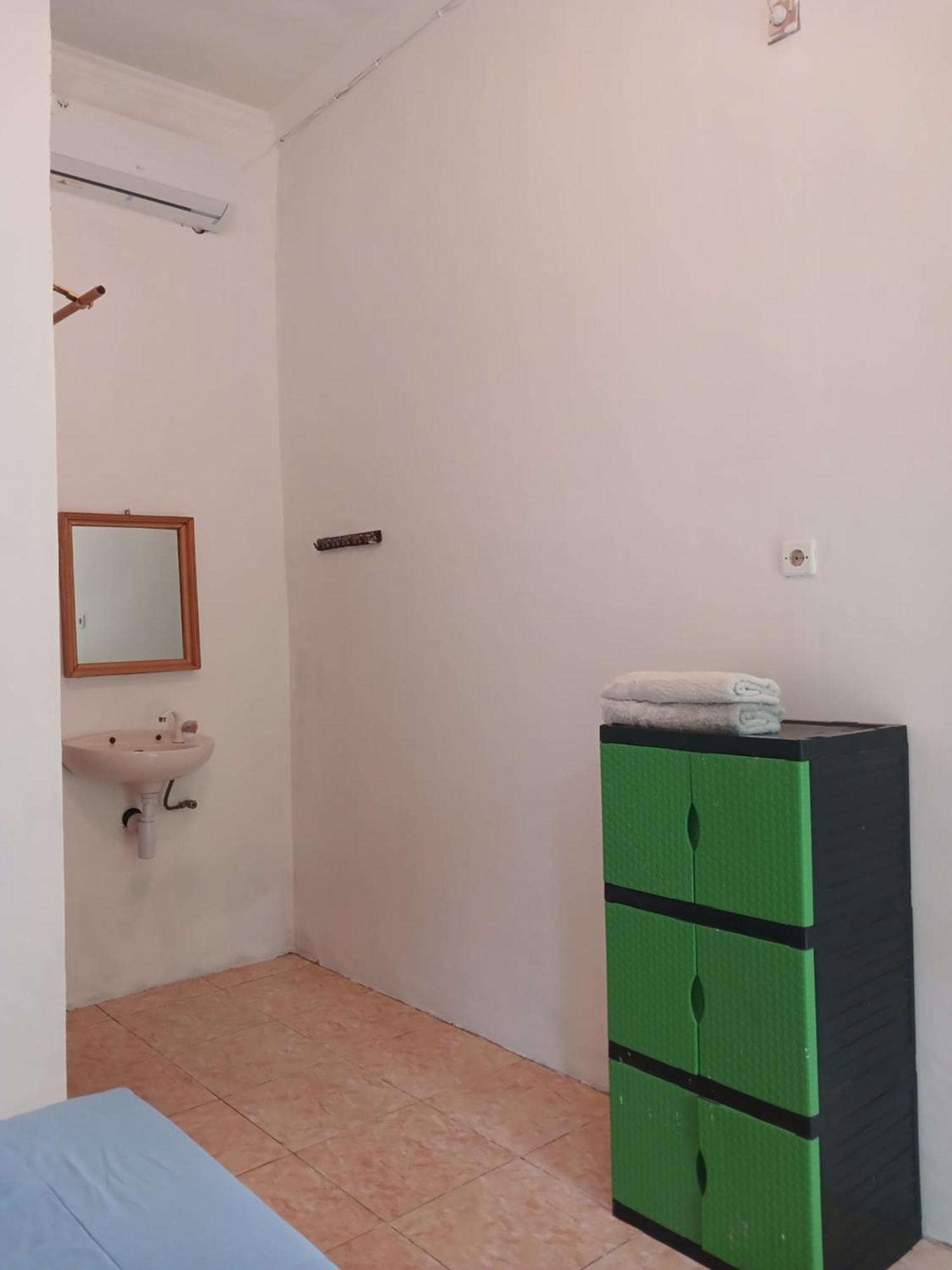 Roby Homestay Kuta  ห้อง รูปภาพ