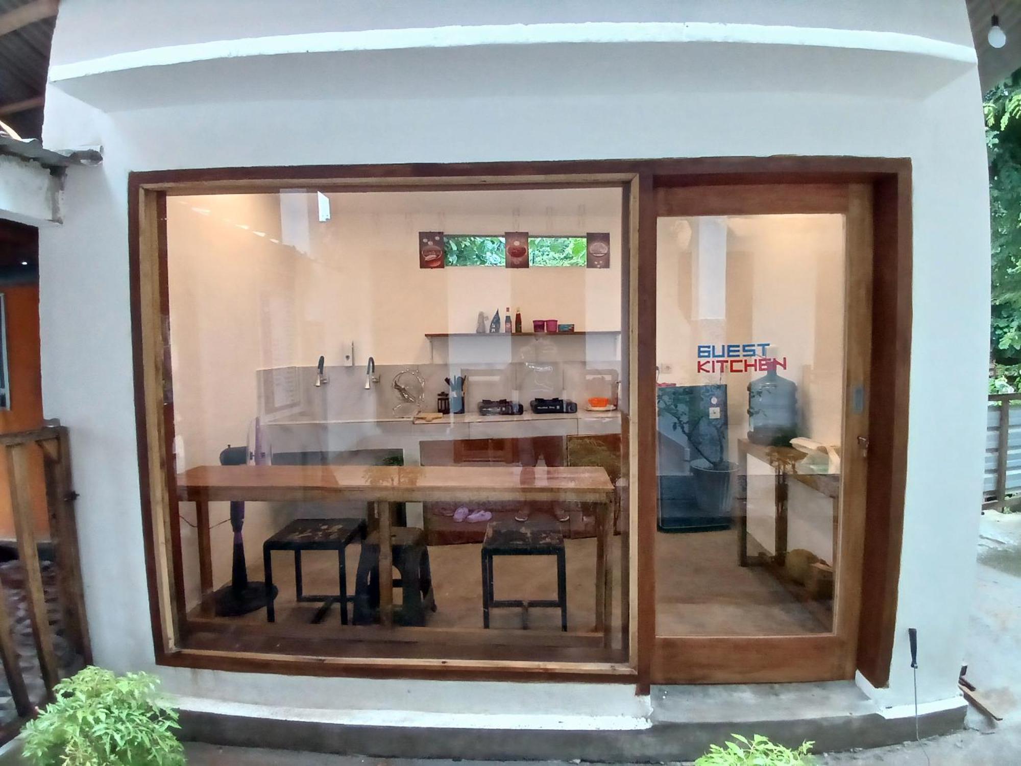 Roby Homestay Kuta  ภายนอก รูปภาพ